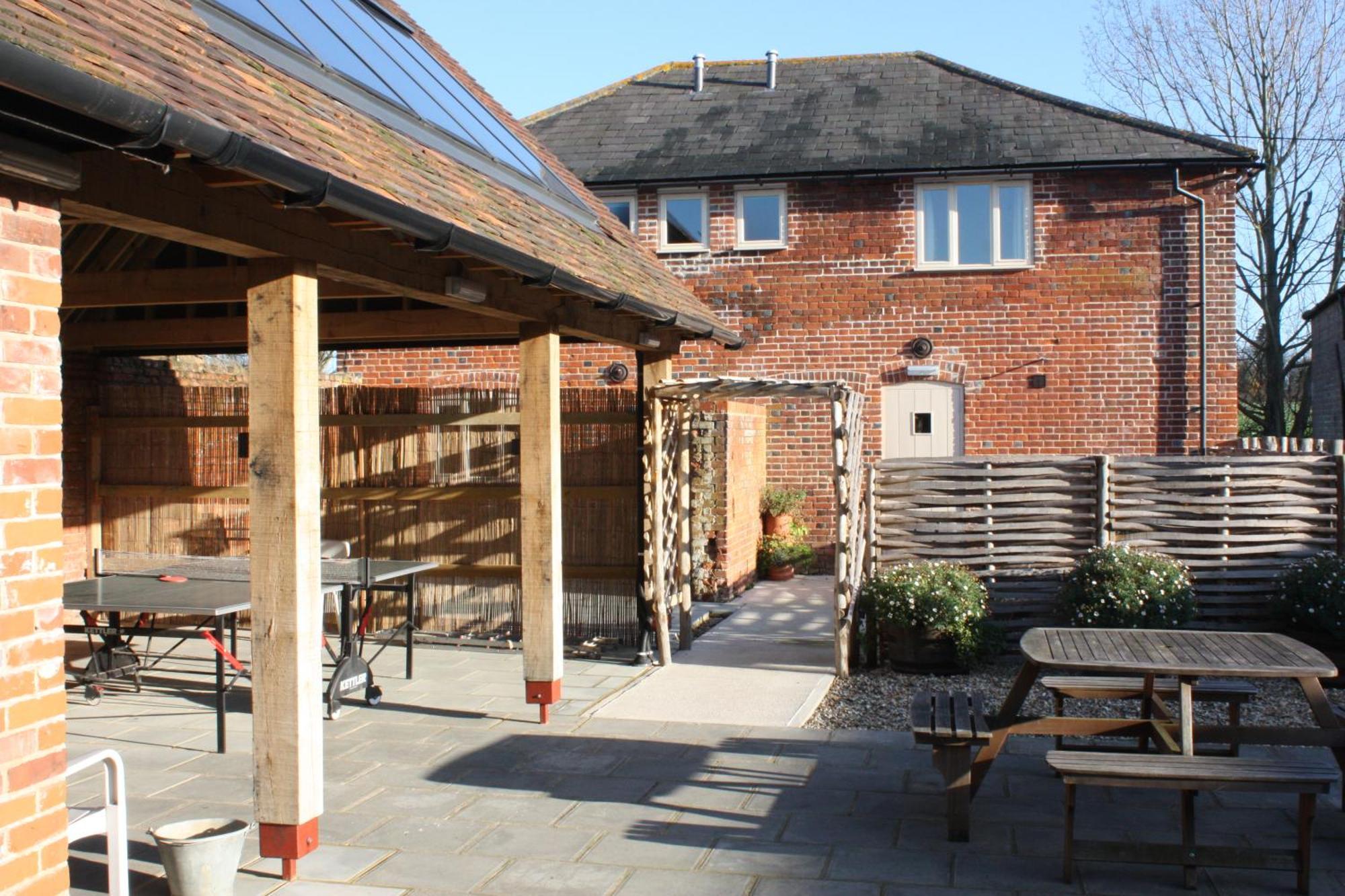 Palace Farm Courtyard And Granary Rooms Doddington  外观 照片